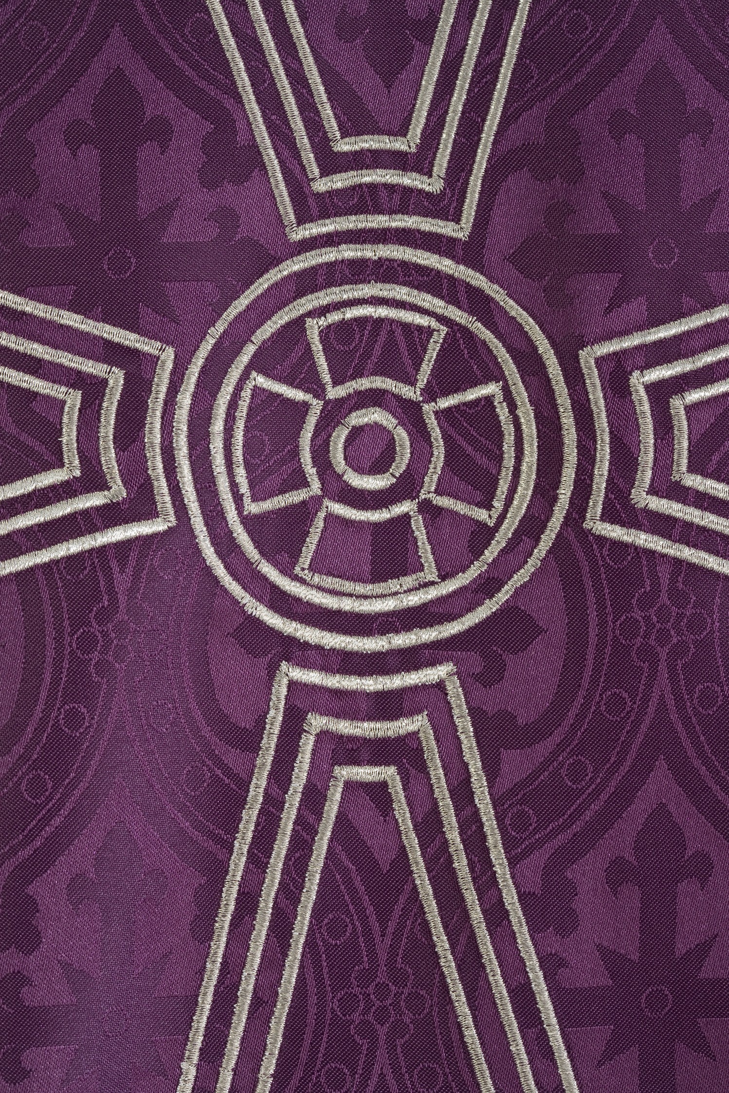 58 Priest's chasuble purple k1