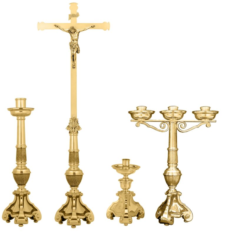 Juego de candeleros, candelabro y cruz de altar 015