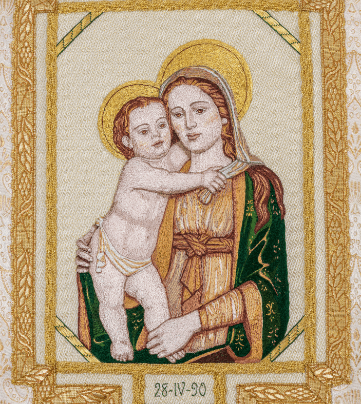 Detalle bordado Virgen de Caná 2 d 1