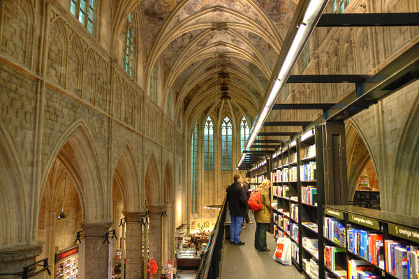 bookstore-hollandesa-arcos